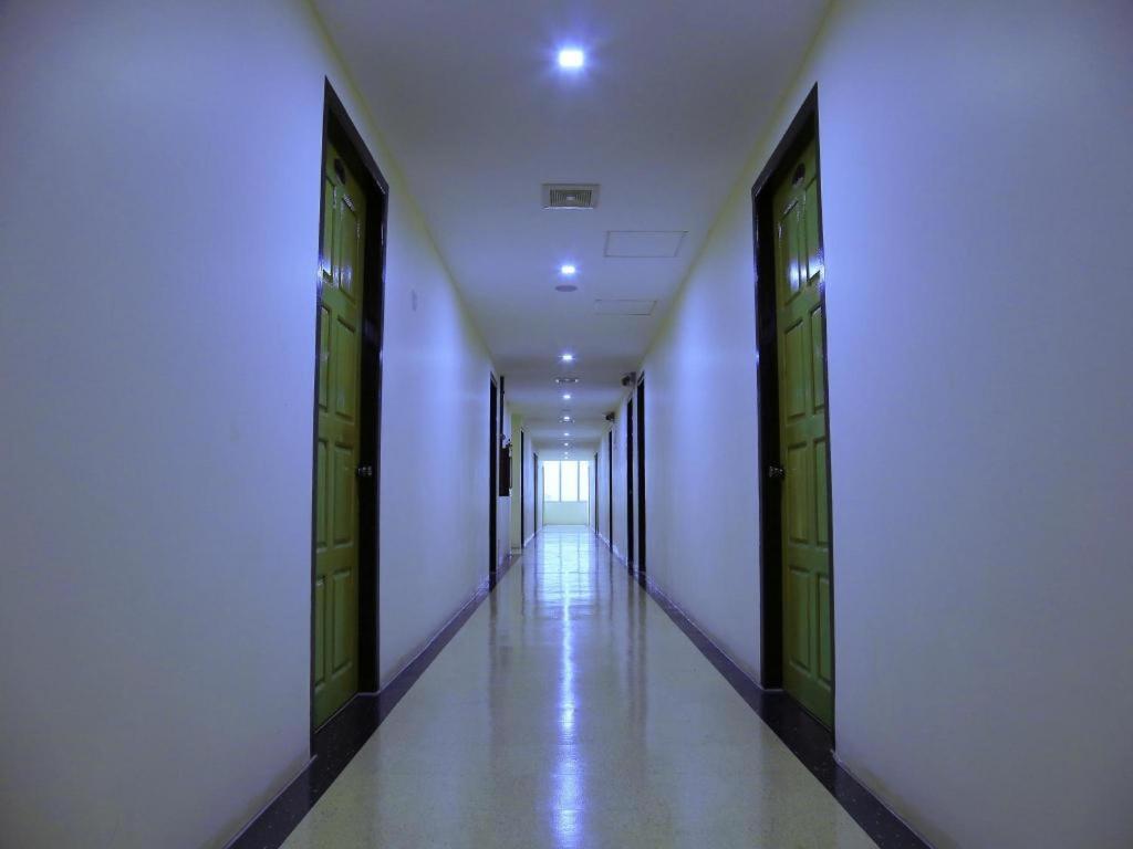 King&Queen Hotel Monywa Buitenkant foto