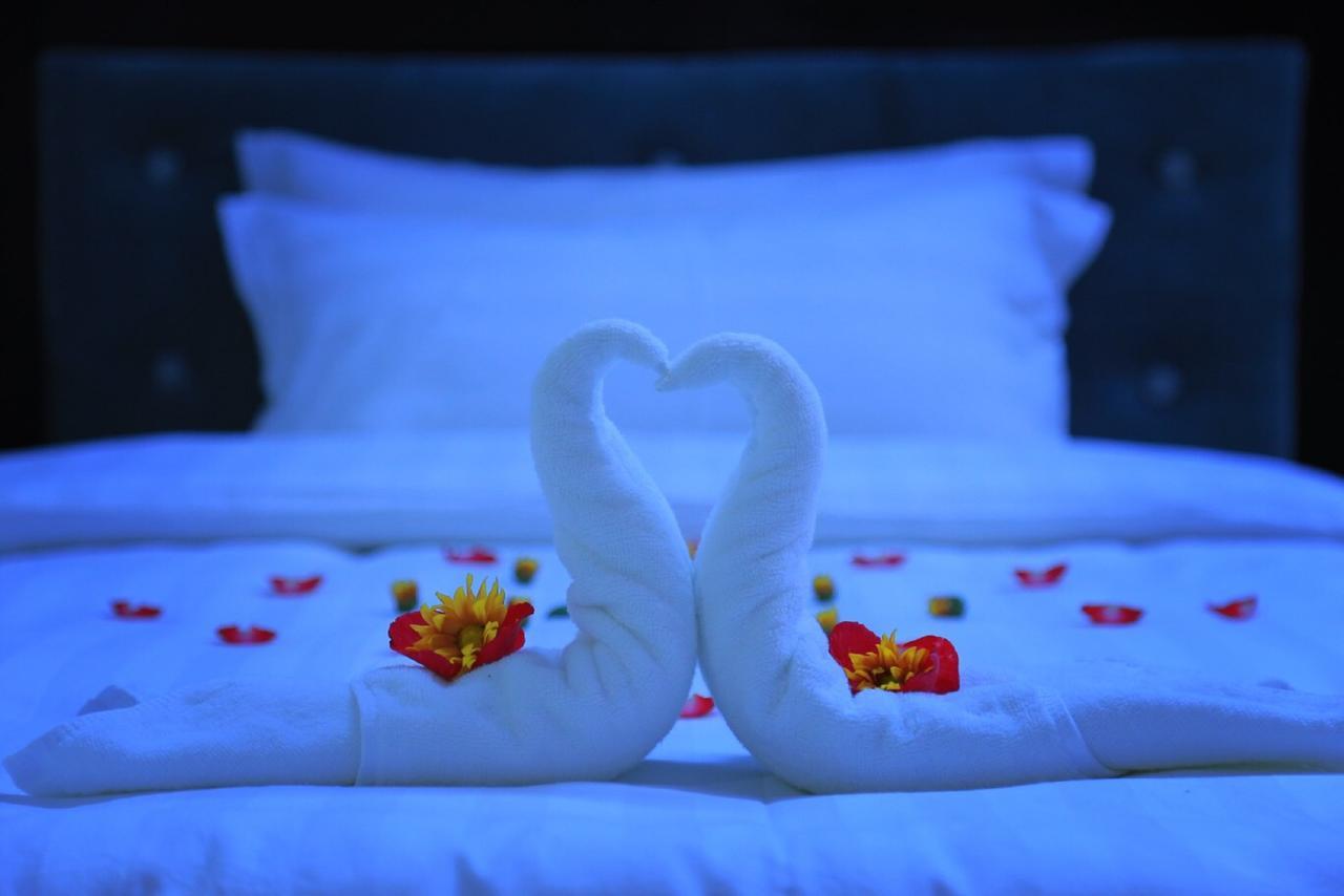 King&Queen Hotel Monywa Buitenkant foto