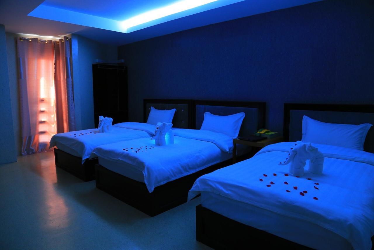 King&Queen Hotel Monywa Buitenkant foto
