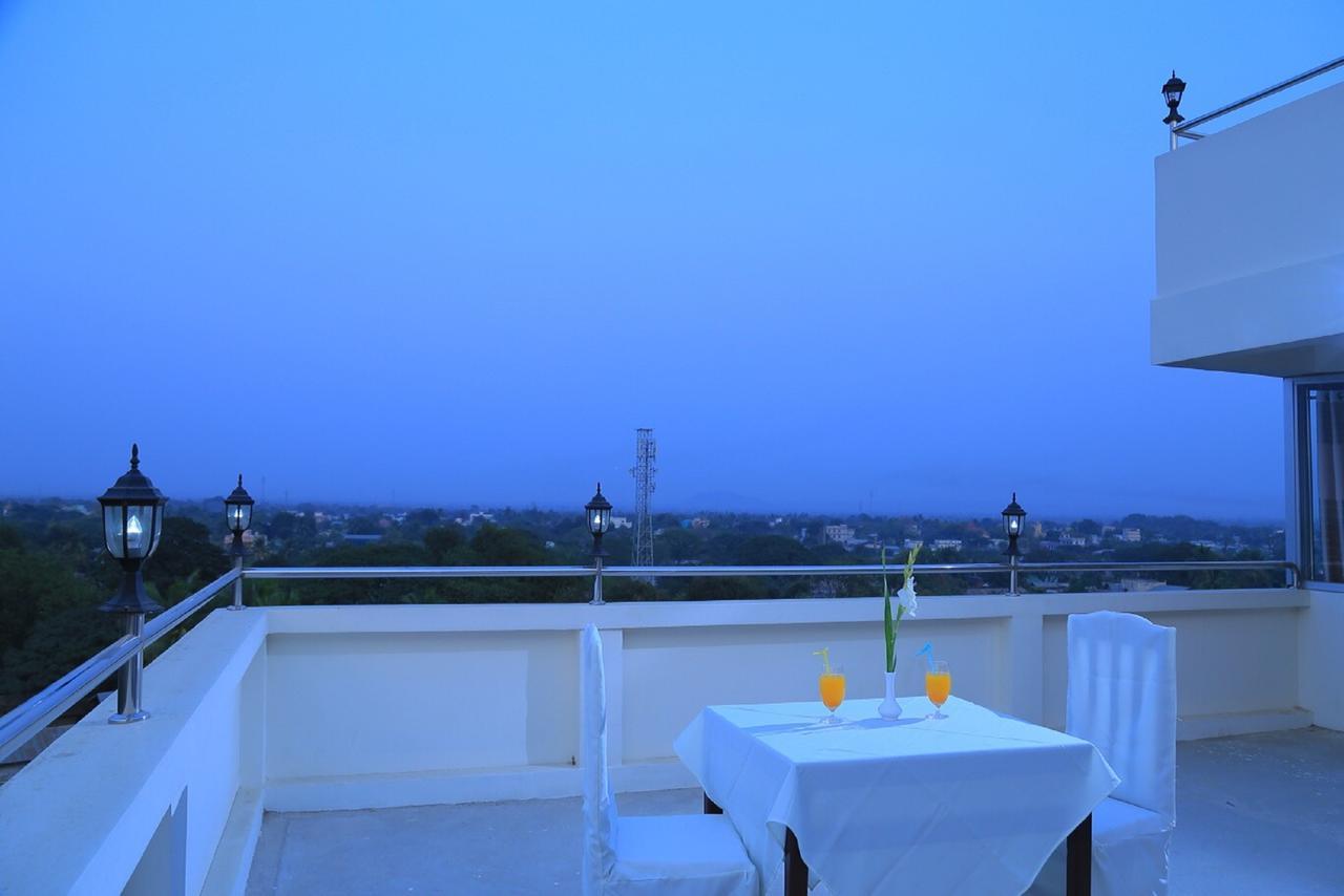 King&Queen Hotel Monywa Buitenkant foto
