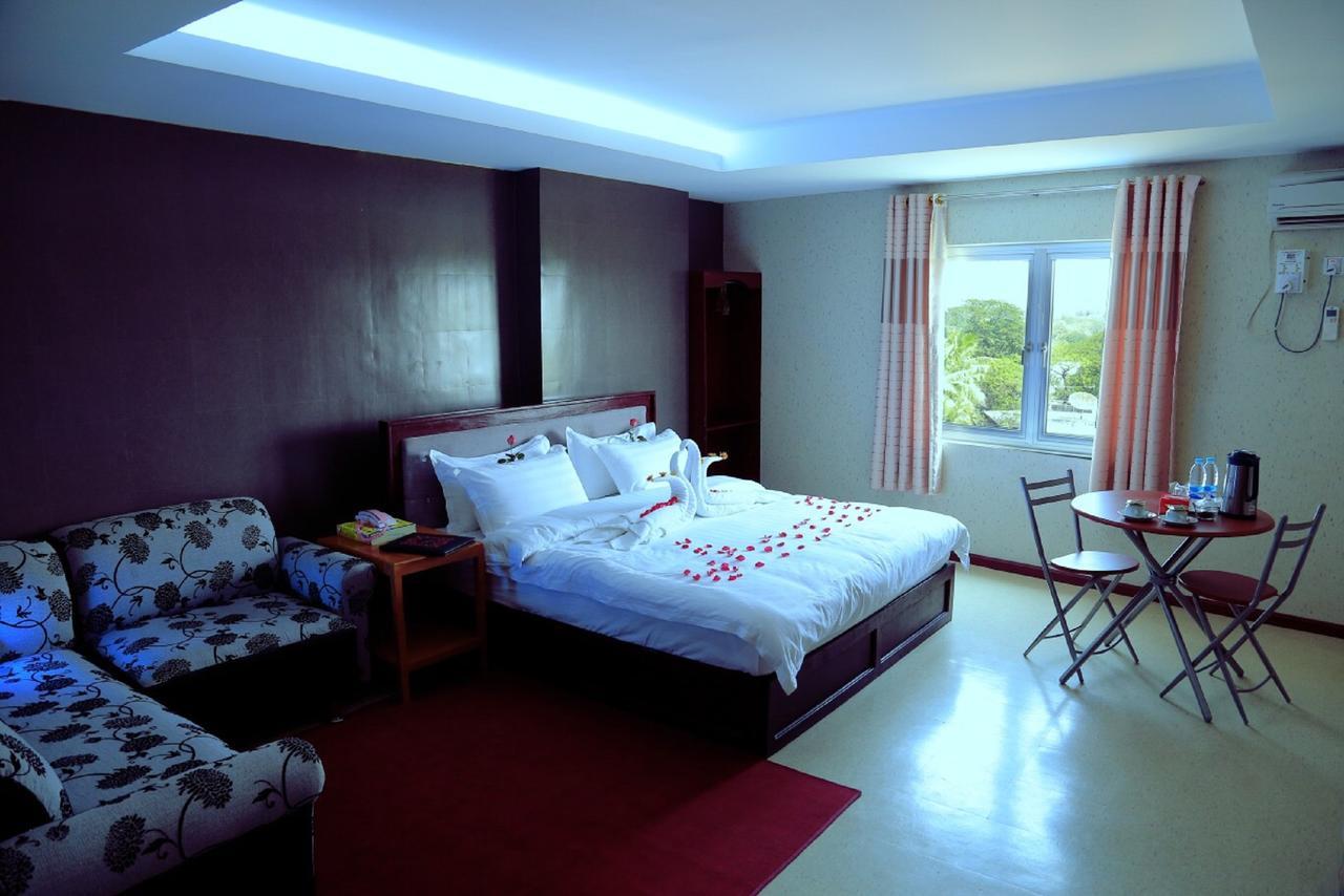 King&Queen Hotel Monywa Buitenkant foto