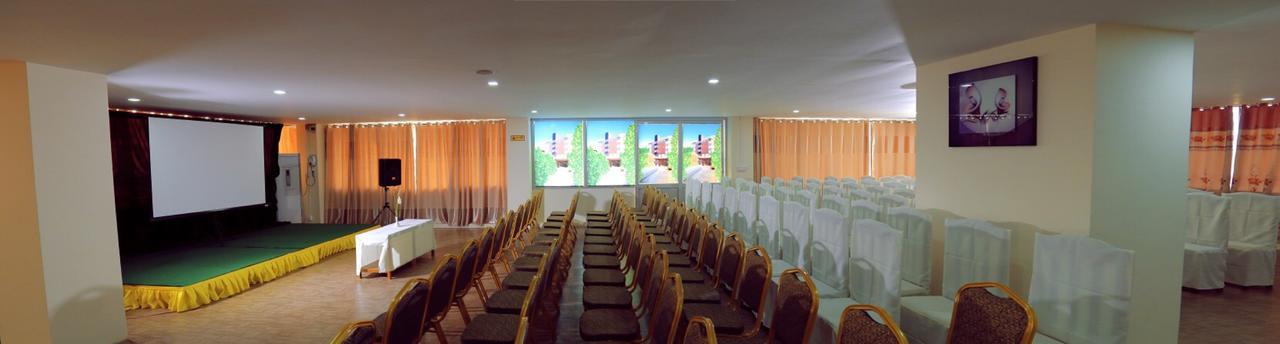 King&Queen Hotel Monywa Buitenkant foto