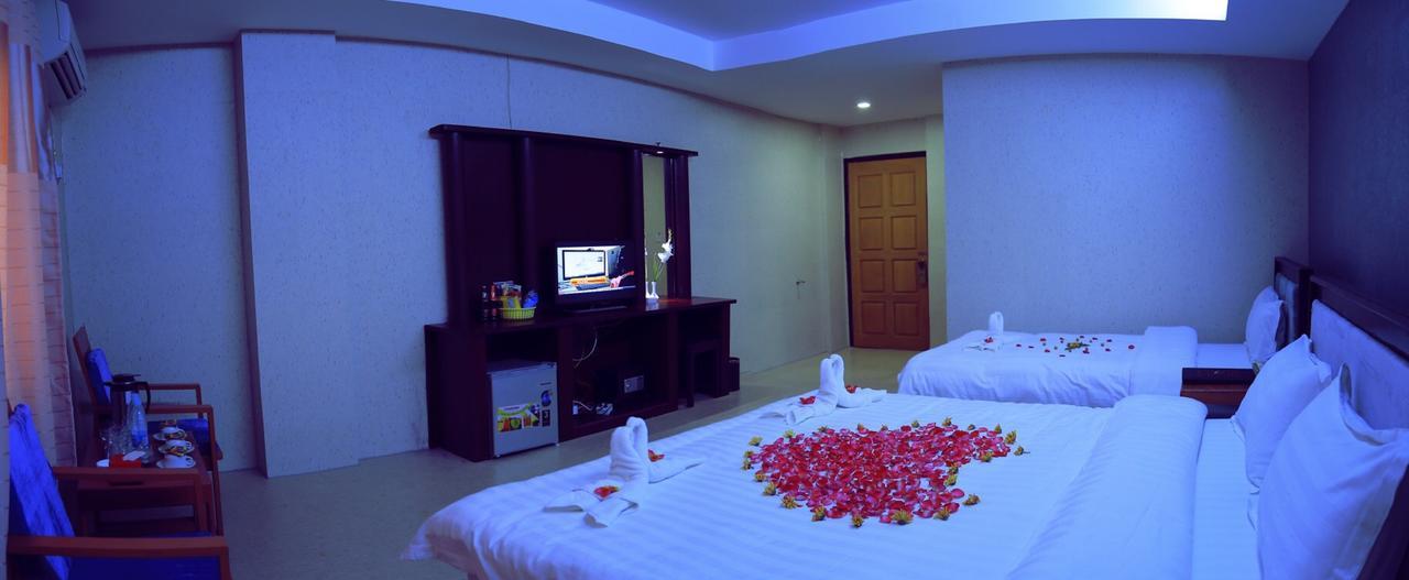 King&Queen Hotel Monywa Buitenkant foto