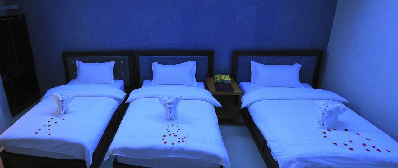 King&Queen Hotel Monywa Buitenkant foto